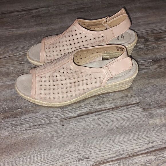 Earth Origins Leather Perforated Wedges Naples Nevada  Sz 8.5 - Picture 3 of 8